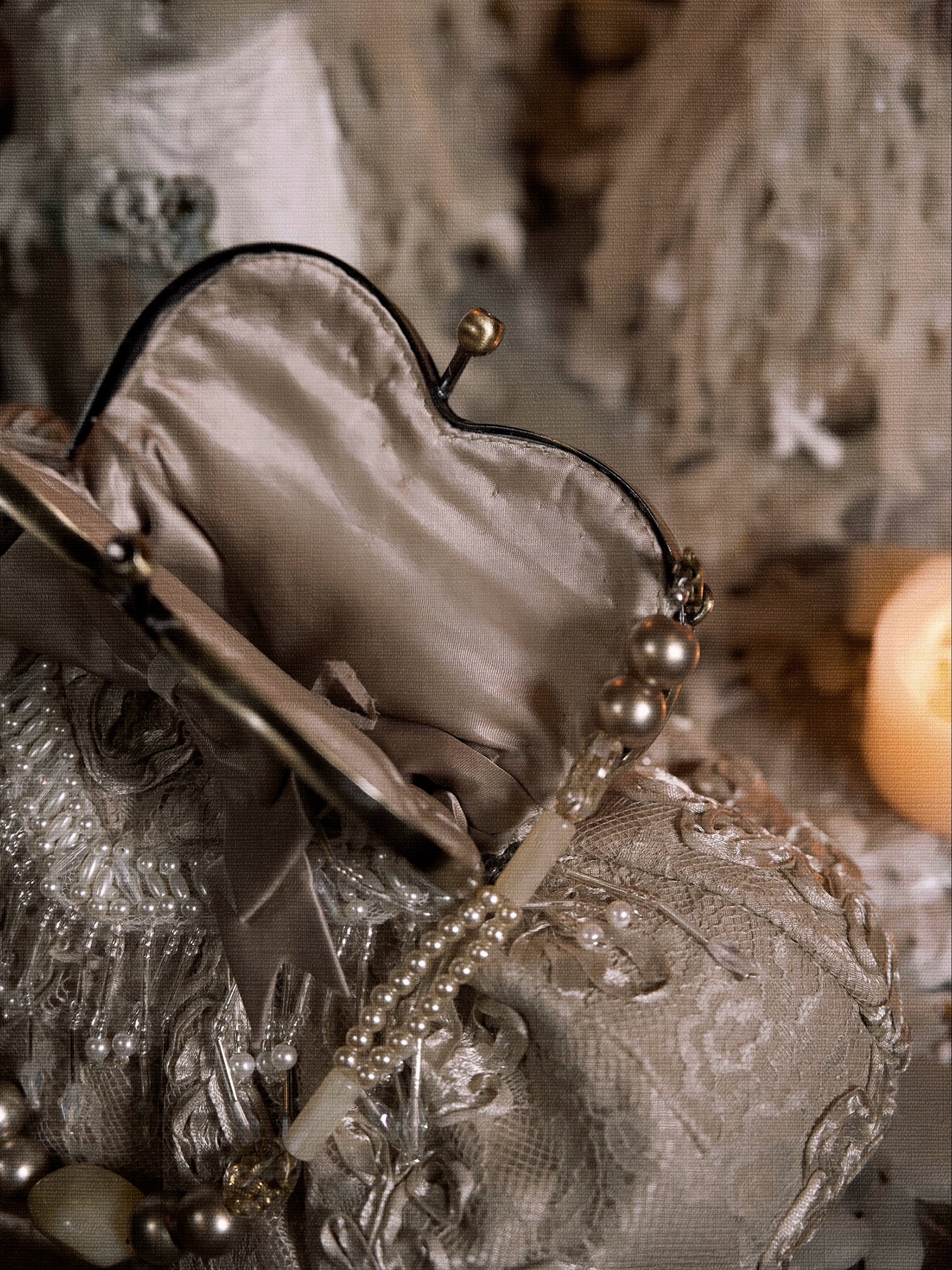 Vintage Lace Heart Clasp Purse