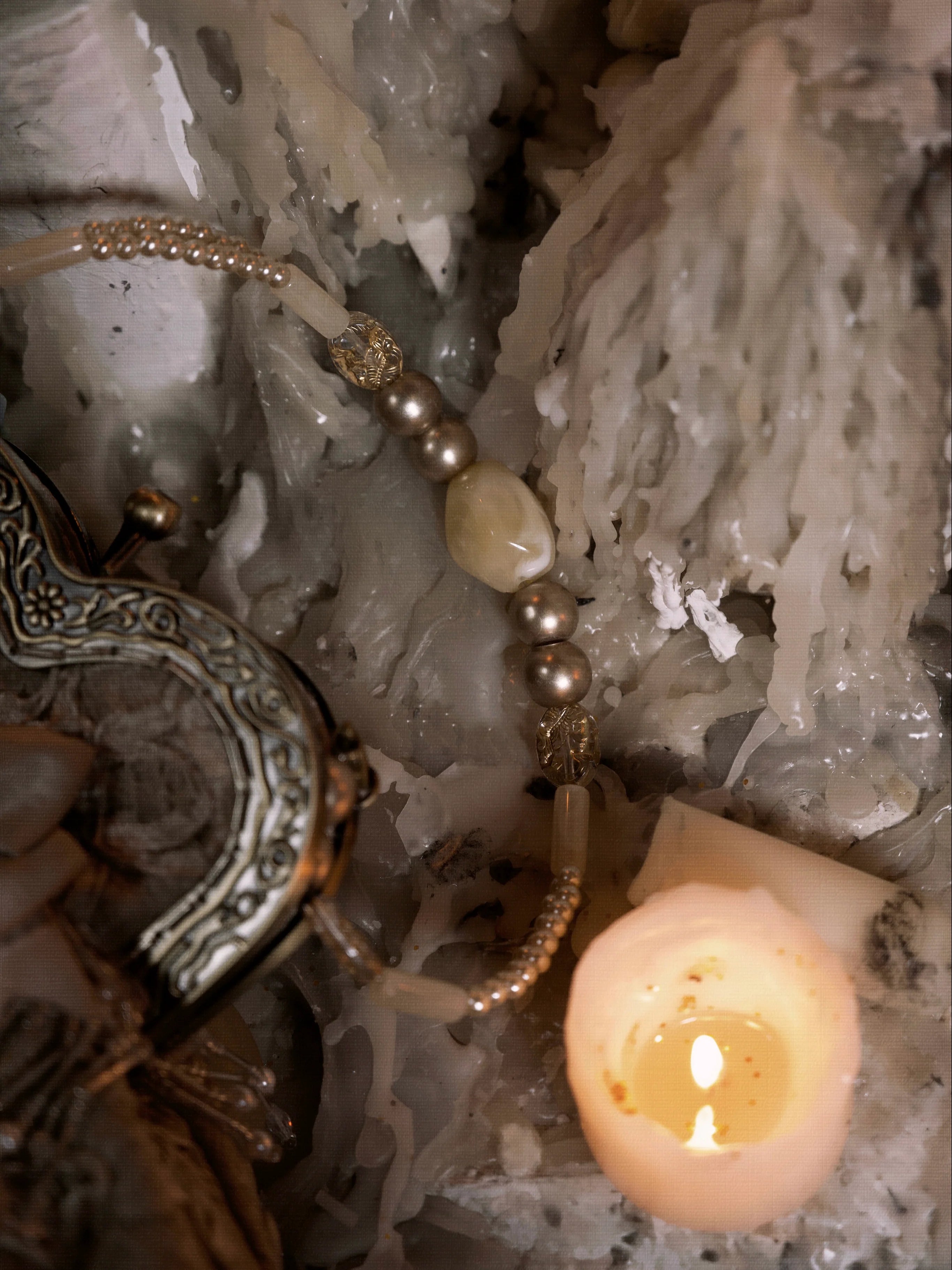 Vintage Lace Heart Clasp Purse